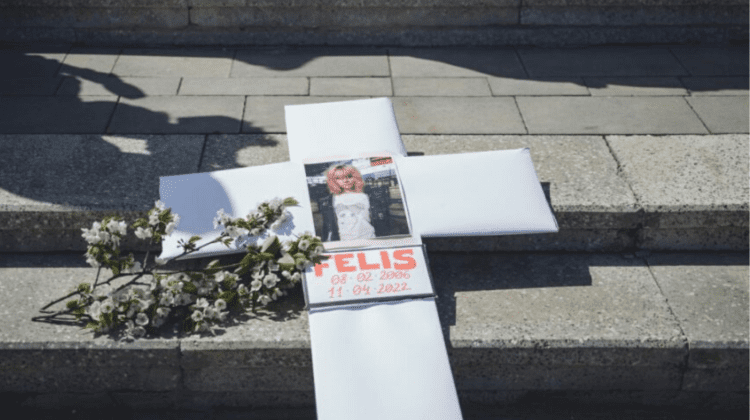 Directoarea i-a spus mamei că inventează. Detalii șocante despre transgenderul care s-a sinucis după umilirea colegilor