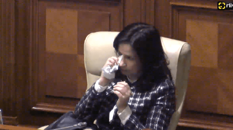 Lacrimi la ședința Parlamentului. VIDEO despre situația din Ucraina care i-a făcut pe unii să scape o lacrimă
