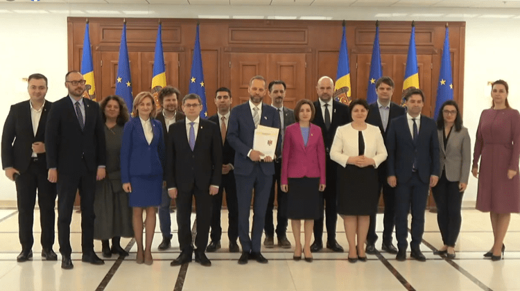 Încă un pas spre UE. Moldova a înmânat prima parte a chestionarului completat. Ce urmează?