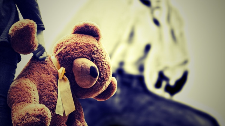 Un tânăr și-a abuzat sexual verișoara, o copilă de 6 ani. Ce pedeapsă a primit