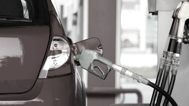 Fără excepții pentru ziua de vineri. ANRE anunță cât va costa un litru de benzină și motorină