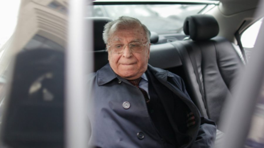 Ion Iliescu rămâne internat, după mai bine de o lună de tratament. Are nevoie de oxigen și proceduri ajustate