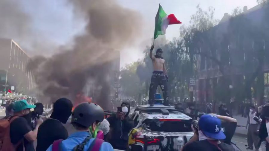 Proteste la Los Angeles după rețineri masive de imigranți: O jurnalistă a fost lovită de un glonț