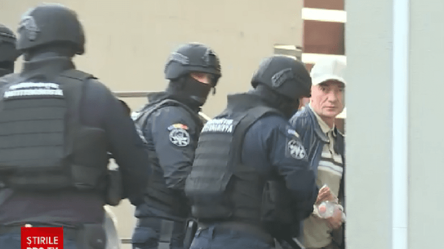 Fostul director SIS, reținut pentru tentativă de trădare, dus la instanță cu propunere de arestare preventivă