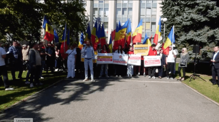 VIDEO BEP, manifestație în fața Guvernului cu lozinci despre neutralitate: NATO nu ne trebuie