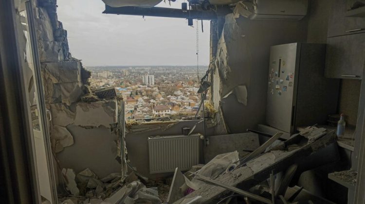 VIDEO Ucraina a atacat cu drone orașul Rostov. Apartamente avariate și sute de locatari evacuați