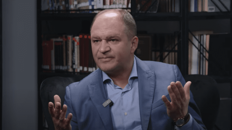 VIDEO Ion Ceban demontează frica alegătorilor: Sunt tată a trei copii; Alternativa nu e dușmanul familiilor din Moldova