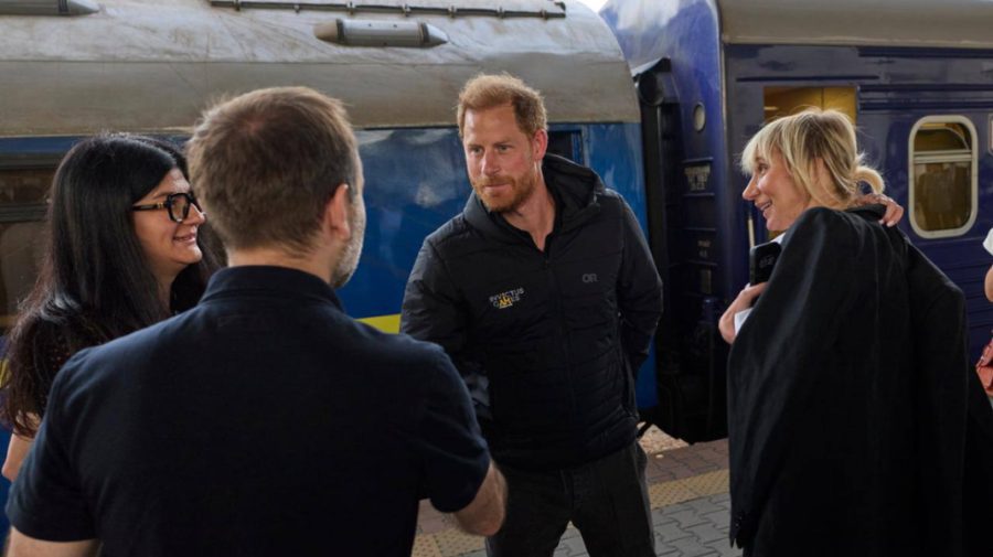Prinţul Harry, vizită surpriză în Ucraina. Promite sprijin pentru reabilitarea militarilor ucraineni