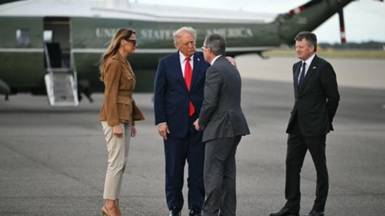 Donald Trump și Melania, forțați să schimbe elicopterul în Marea Britanie din cauza unei „probleme tehnice minore”