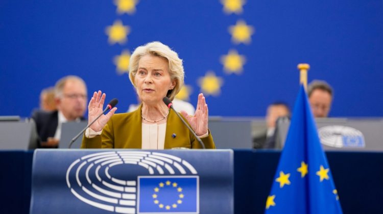 Von der Leyen ca mamă a 7 copii și bunică a 4 nepoți vrea interzicerea rețelelor sociale pentru minorii sub 16 ani