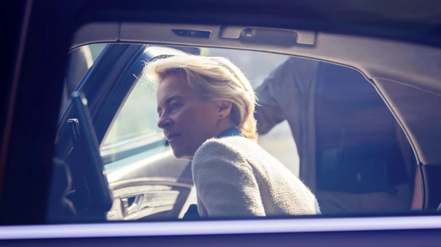 Extremiștii bulgari pro-ruși au atacat mașina în care credeau că se află Ursula von der Leyen