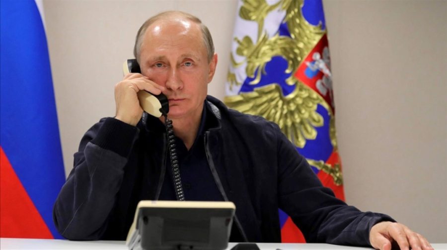 „Un spion în fiecare telefon”: Ce este Max, noua aplicație cu care Kremlinul vrea să înlocuiască WhatsApp și Telegram