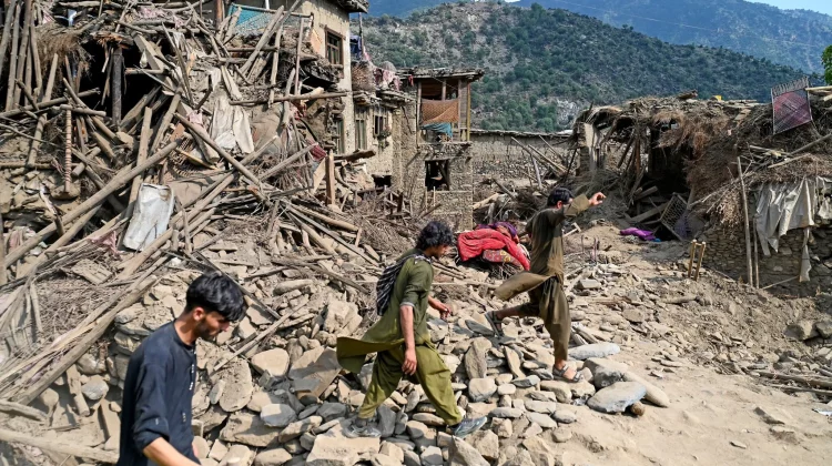 Peste 2.200 de morți în Afganistan după o serie de cutremure devastatoare