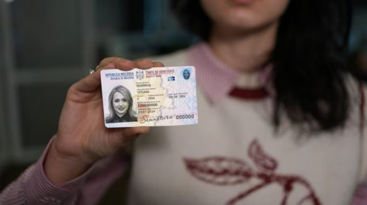 Peste 2.700 de moldoveni au primit acte de identitate de la ASP în ziua votului