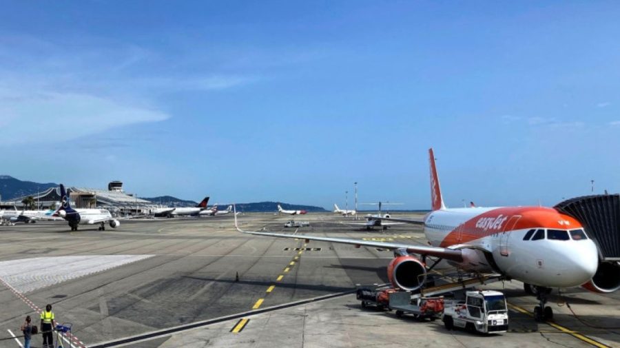 Incident grav pe aeroportul din Nisa. Două avioane de pasageri, la un pas de coliziune