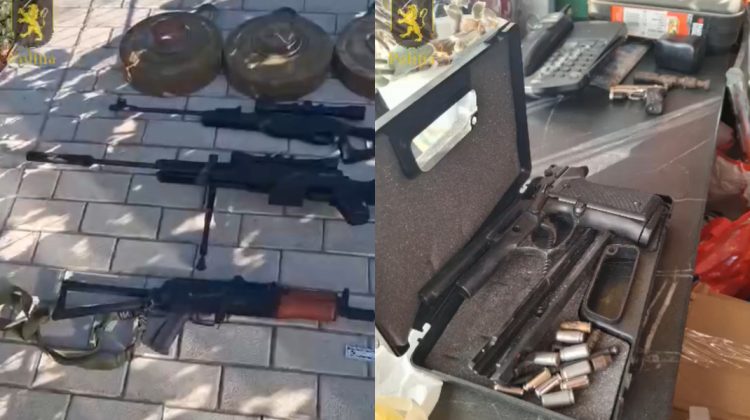 VIDEO Descoperire șocantă! Polițiștii au găsit un arsenal de arme în casa unui bărbat