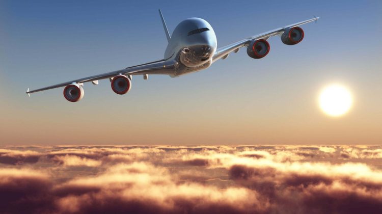 Flăcări sub un avion care a aterizat noaptea la București. Aeronava transporta 225 de pasageri