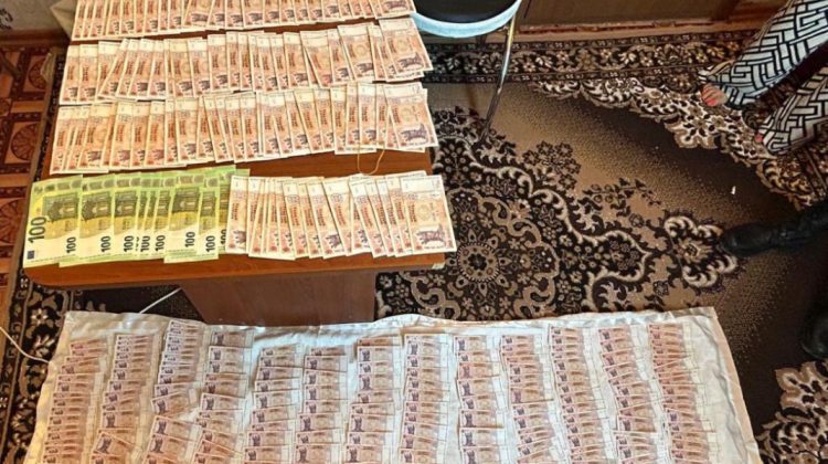 VIDEO Percheziții de amploare în țară: Două persoane, reținute într-un dosar de corupere a alegătorilor