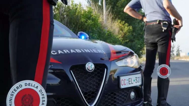 Badantă moldoveancă, arestată în Italia după ce a fost prinsă beată la locul de muncă. Bătrâna trăia în mizerie