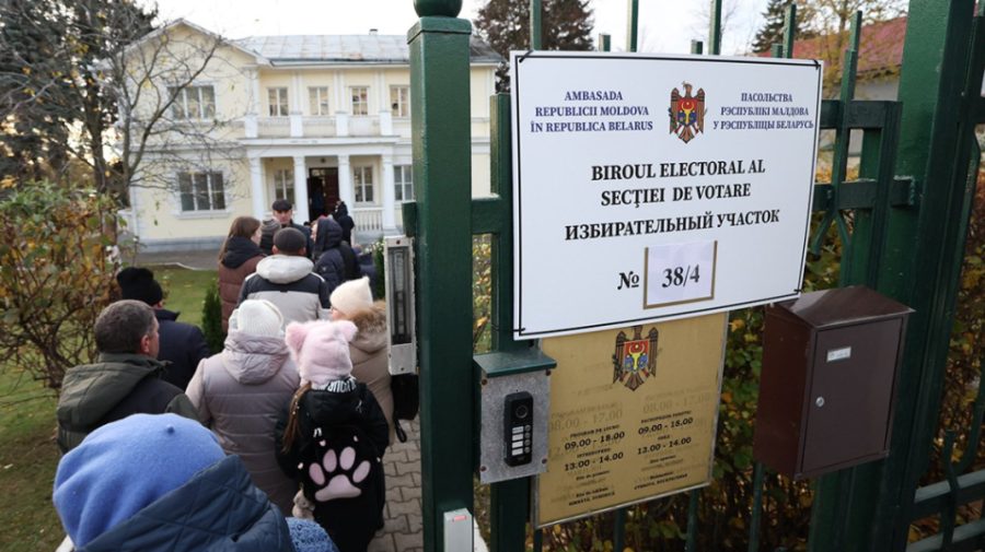 Moldovenii din Rusia ar putea fi transportați organizat la Minsk pentru a vota duminică