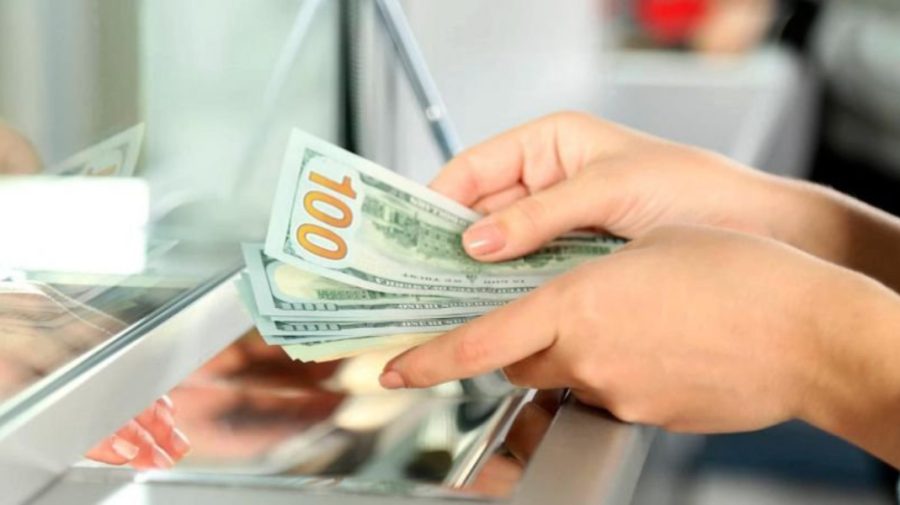 Economia Moldovei, susținută de banii diasporei. Remitențele au crescut cu 4 milioane dolari față de iulie