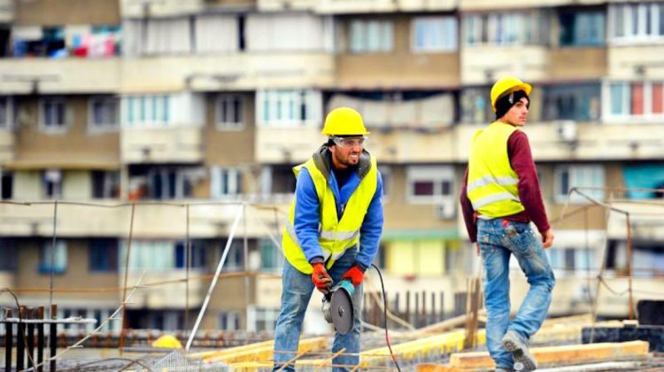 Merz vrea ca germanii să lucreze 12 ore pe zi. Ce beneficii ar putea aduce angajaților