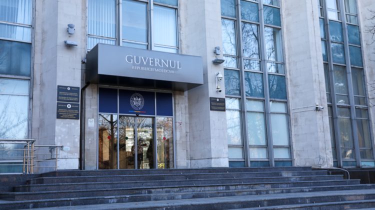 Guvernul își încheie mandatul în momentul validării alegerilor. Atribuțiile pe care le vor avea miniștrii în exercițiu