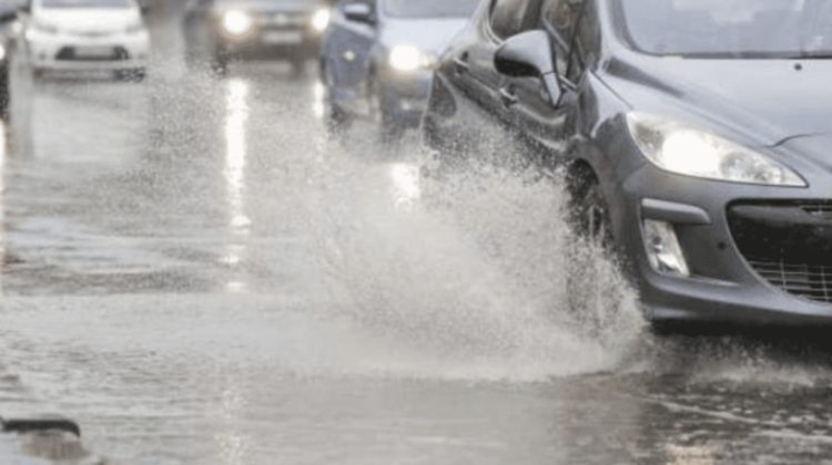 Potop peste Moldova! Salvatorii îndeamnă populația să dea dovadă de prudență maximă