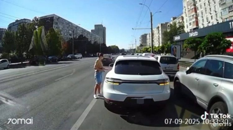 VIDEO Șoferiță cu Porsche blochează o bandă pe bd. Moscova. Identificată de poliție după două zile