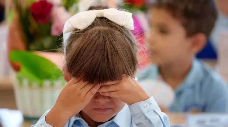 AUR vrea ca elevii și profesorii să cânte imnul și să recite „Tatăl Nostru” la începutul fiecărei zi de școală