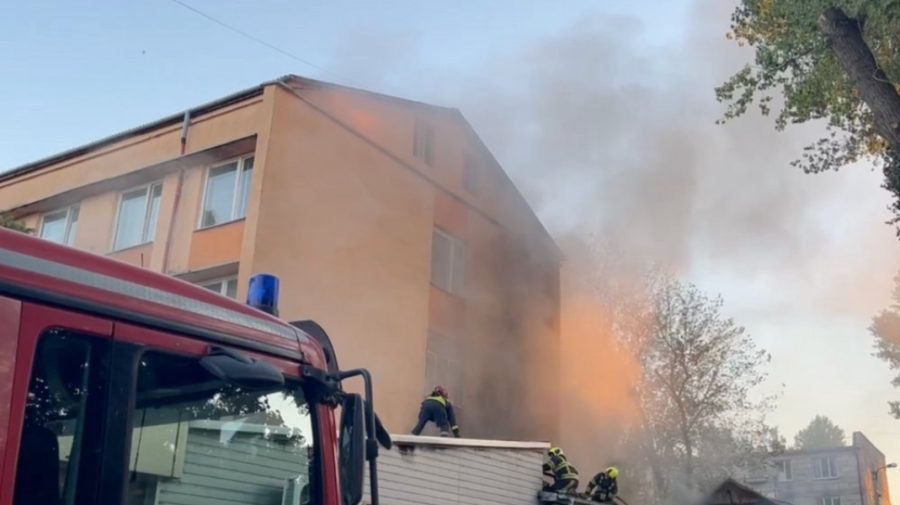 IGSU despre incendiul de aseară din Chișinău: Deflagrația a avut loc după evacuarea persoanelor