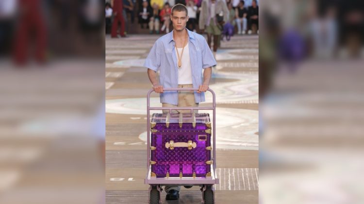 VIDEO Cum un tânăr din Moldova a debutat pe podiumul Louis Vuitton la prima sa Săptămână a Modei