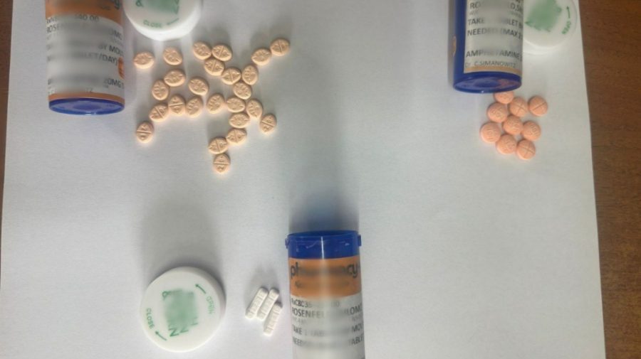 Pastile cu efect psihotrop, ascunse în bagaje: cinci cazuri descoperite într-o singură săptămână la frontieră