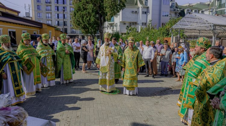 Propaganda pro-rusă folosește biserica pentru a diviza societatea în R. Moldova: Mitropolia Basarabiei vizată