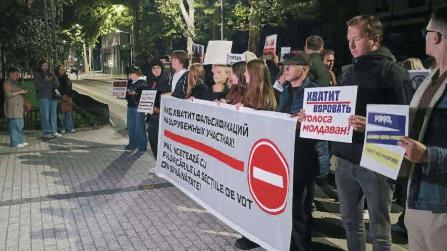 VIDEO Oamenii lui Șor protestează la MAE. Climenco amenință că Rusia poate recunoaște independența a Transnistriei
