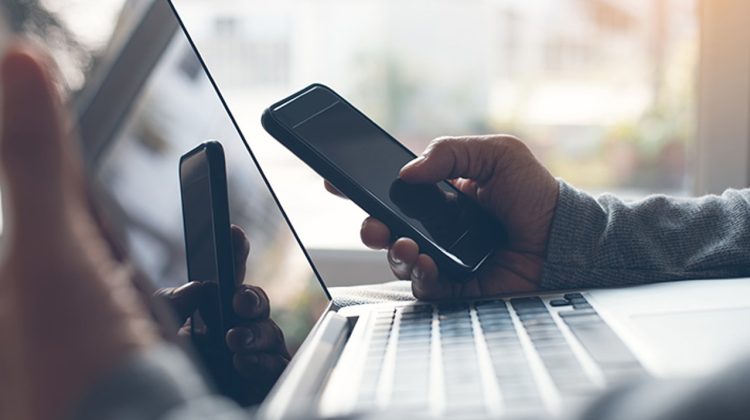 Limita de două ore pe zi la telefon: Măsura radicală propusă de un oraș pentru sănătatea digitală