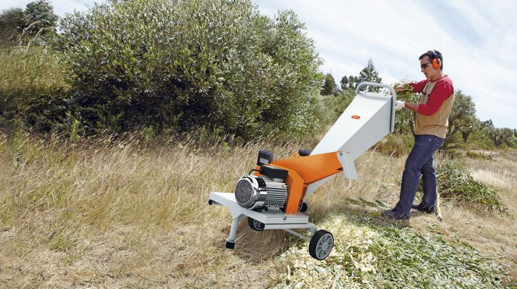 Tocător de crengi cu motorizare puternică și consum redus