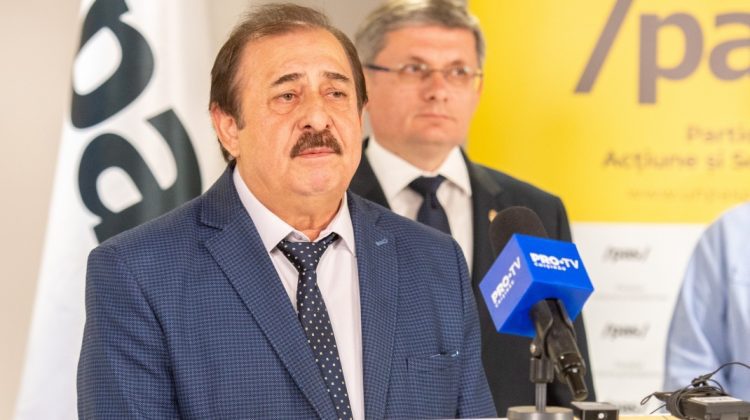 Deputatul PAS Nicolae Botgros respinge acuzațiile la adresa nepotului și spune că îi va apăra reputația