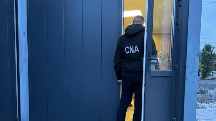 Percheziții la Glodeni! Un ex-primar este suspectat de sustragerea actelor unui proiect de 8 mln de lei