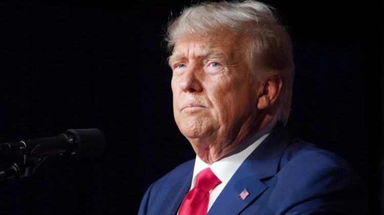 STOP CADRU Nu doar politicienii moldoveni o pățesc! Trump, filmat cum înjură în timpul unei conferințe de presă