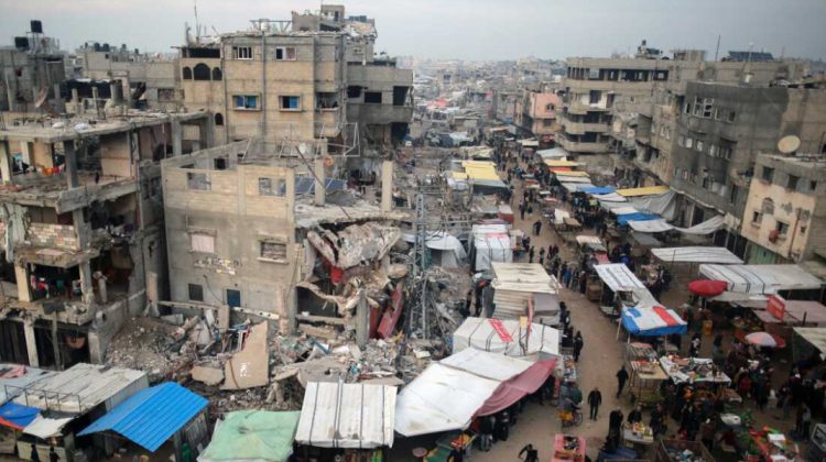 Cel puțin 50 de palestinieni, între care 22 de copii, uciși în urma unor atacuri israeliene în Gaza