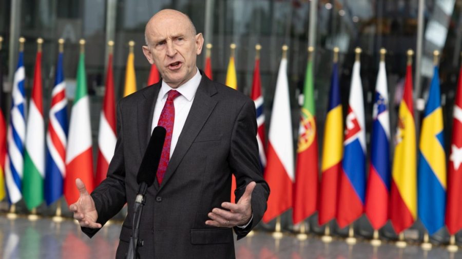 În marja summitului UE-NATO, secretarul britanic al apărării a anunțat oficial desfășurarea experților militari la noi