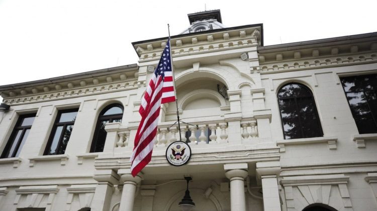 Guvernul federal al SUA în blocaj financiar de peste 24 de ore. Mii de angajați trimiși în concediu fără salariu