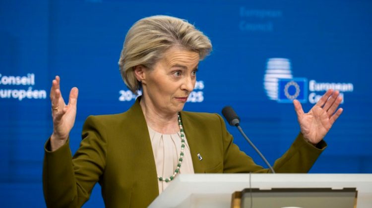 Ursula von der Leyen a supraviețuit celor două moțiuni de cenzură