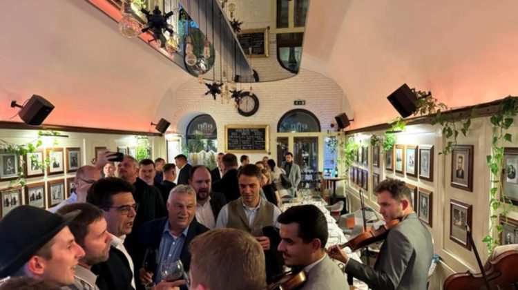 VIDEO Viktor Orban a dat petrecere la Cluj-Napoca și a cântat „Noi nu plecăm de aici”