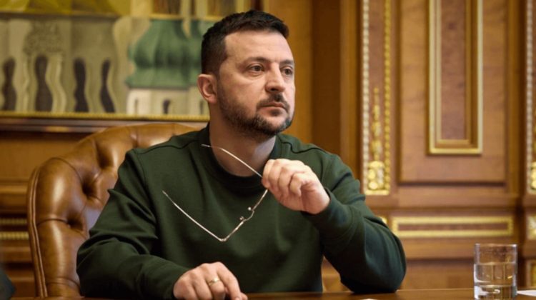 Președintele Zelenski propune prelungirea mobilizării și a legii marțiale până în februarie 2026