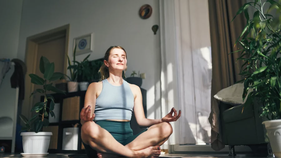 Opt obiceiuri de dimineață pe care trebuie să le eviți pentru a avea o zi minunată