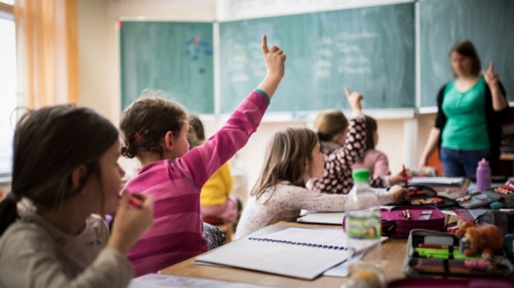 Peste 2 200 de copii refugiați ucraineni învață în școlile și grădinițele din Chișinău