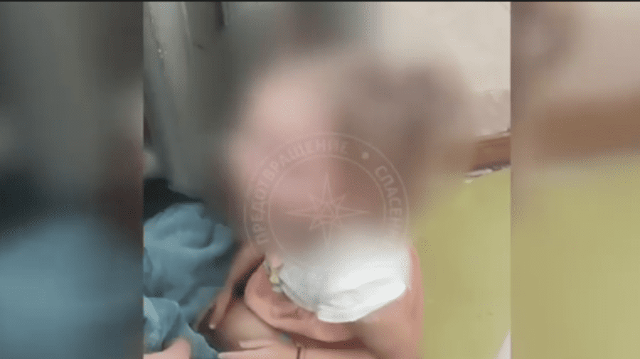 Panică într-o familie din Tiraspol: O fetiță a rămas cu mâna blocată în calorifer. Salvatorii au intervenit