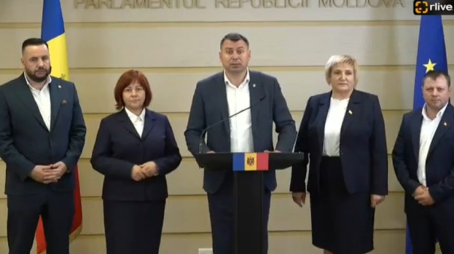„Nu mai vin extratereștrii. Nu vă grăbiți!” – Democrația Acasă cere amânarea votului Guvernului
